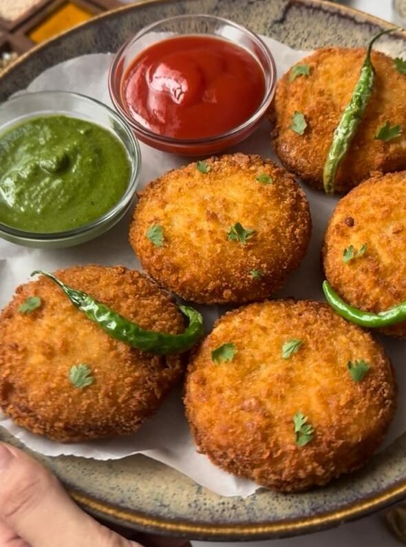 Aloo Matar Bread Kachori